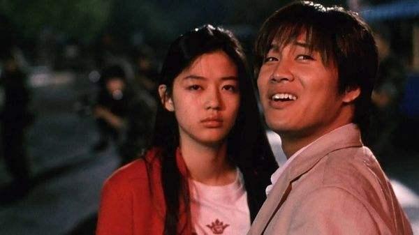 我的野蛮女友电影，小巷的秘密乐园与情感纠葛