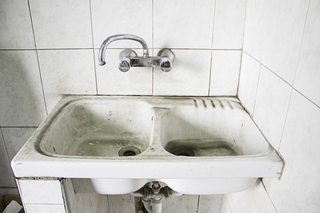 电视挂墙高度指南，启程探索自然美景，寻找最佳观看体验与内心宁静之地