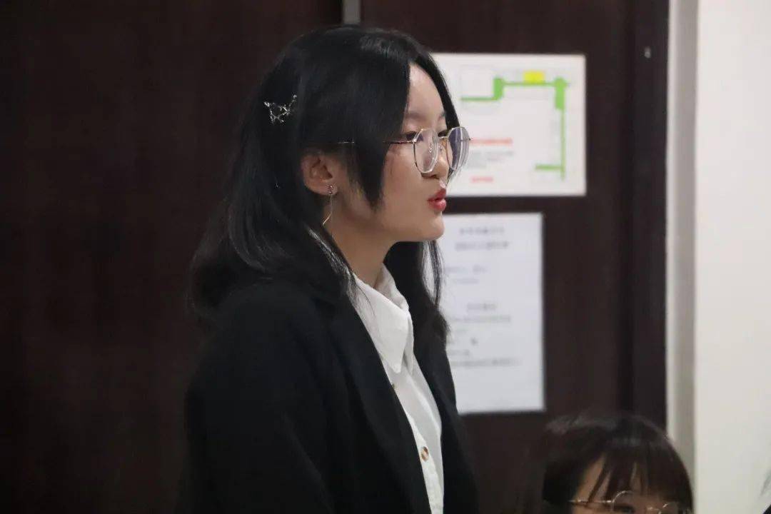 辩论最新动态,高科技辩论设备重塑言论战场,激发智慧火花震撼登场!