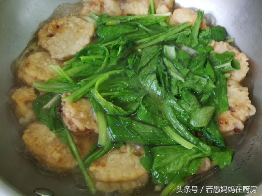 油菜新吃法,家的味道与友情的盛宴体验