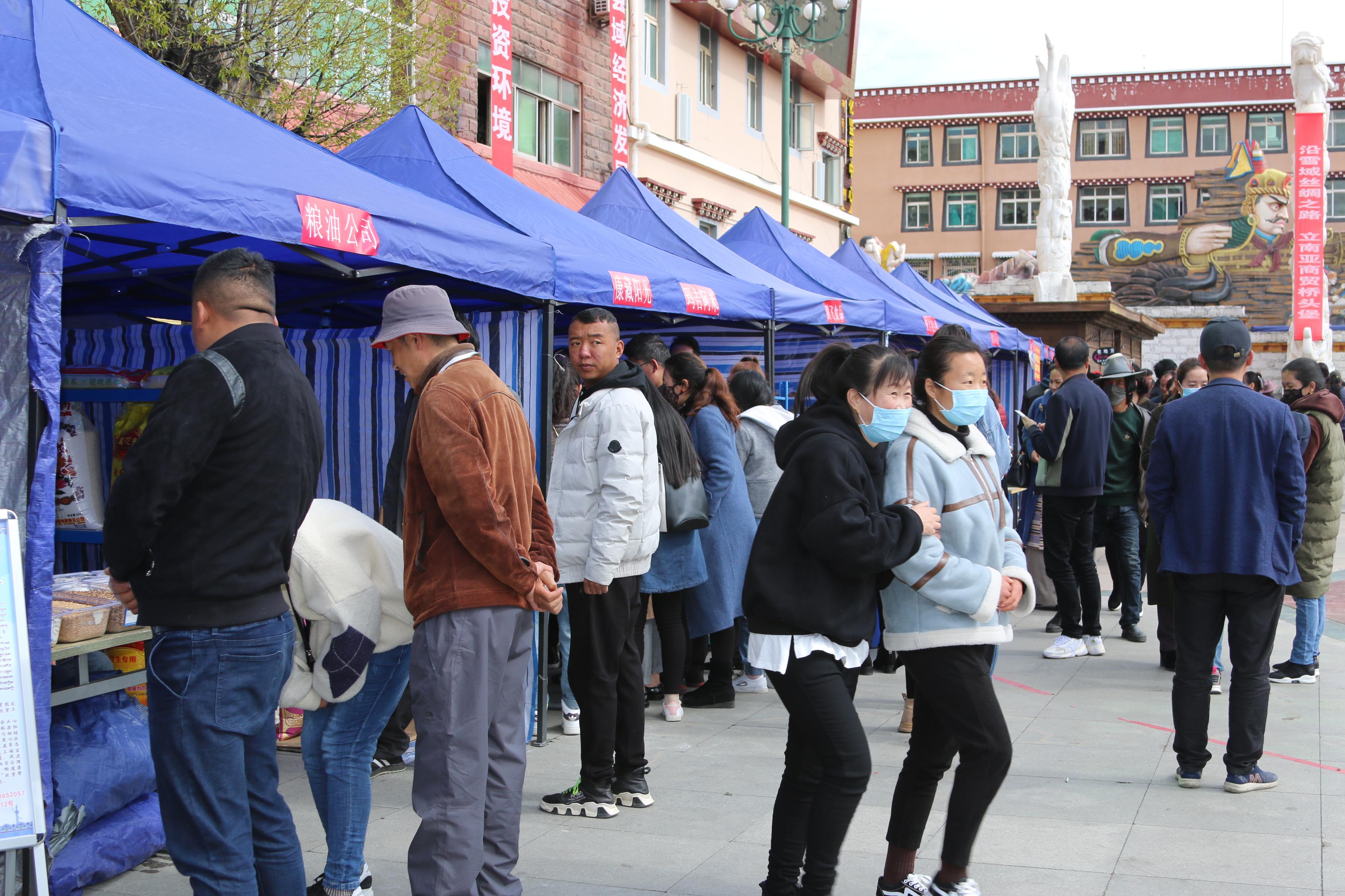 广场最新摆摊,微小改变到巨大成就的勇敢前行之路