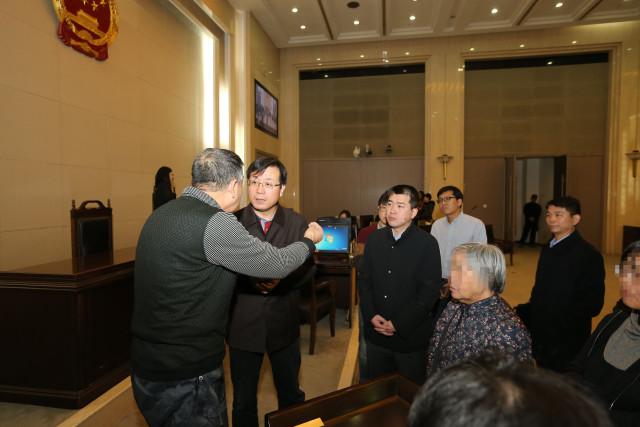 高院最新案件背后的故事,小巷中的探索之旅